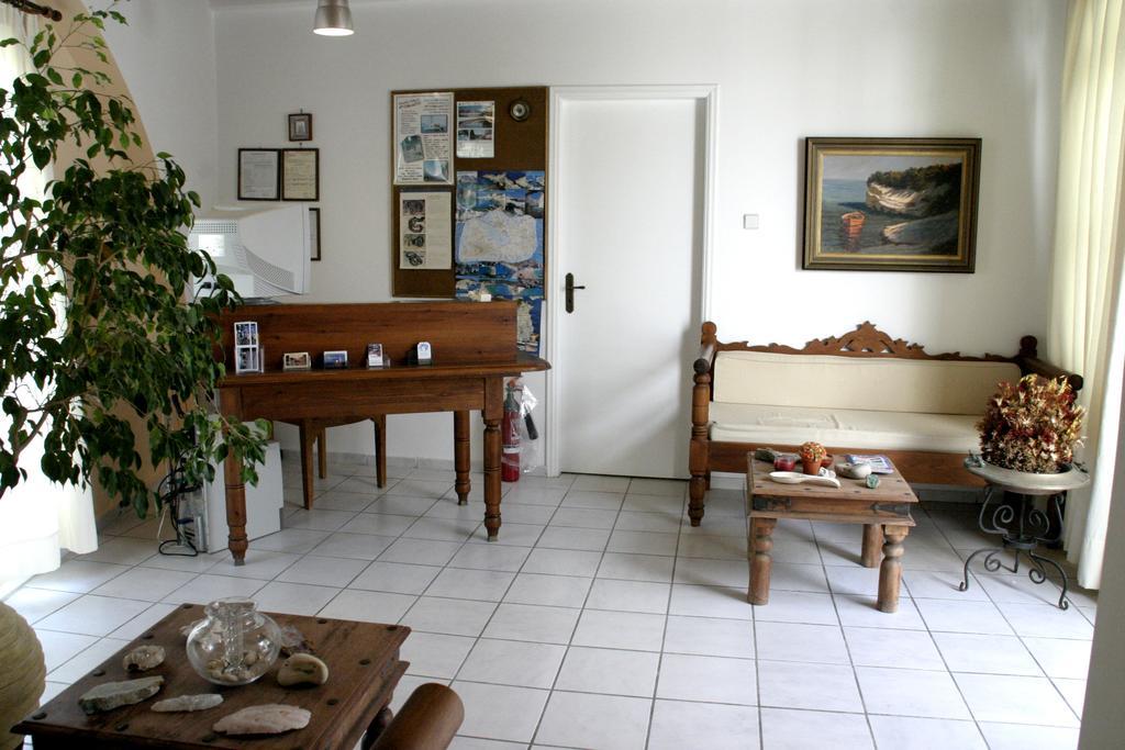 Giannoulis Hotel Adamantas  Exterior photo